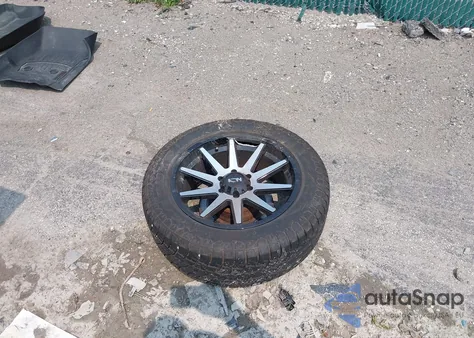 2018 Chevrolet Tahoe Lt z USA, uszkodzony, nr VIN 1GNSKBKC2JR217172